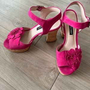 Nine West platform sandals, not worn